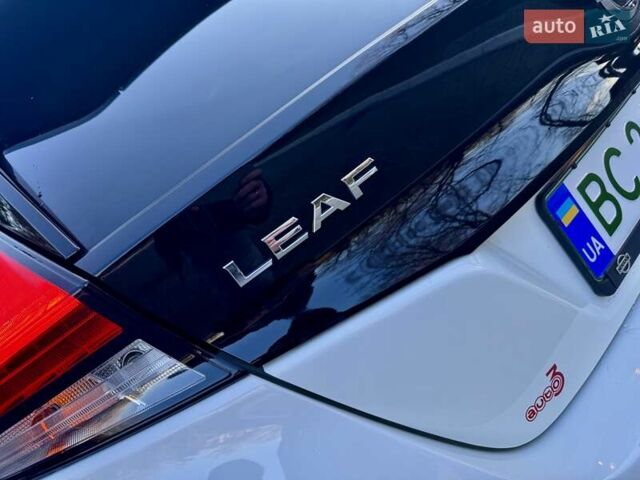 Белый Ниссан Лиф, объемом двигателя 0 л и пробегом 12 тыс. км за 13950 $, фото 49 на Automoto.ua