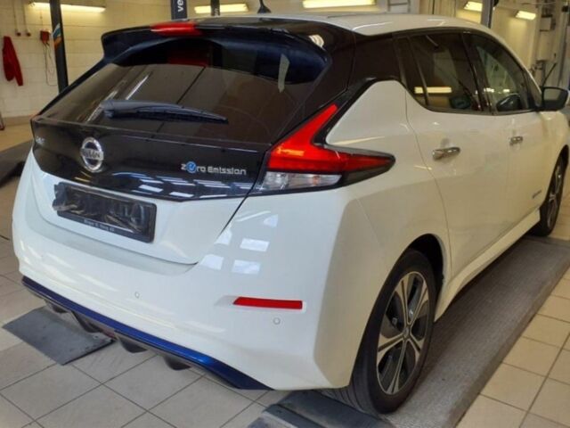 Білий Ніссан Ліф, об'ємом двигуна 0 л та пробігом 98 тис. км за 15900 $, фото 2 на Automoto.ua