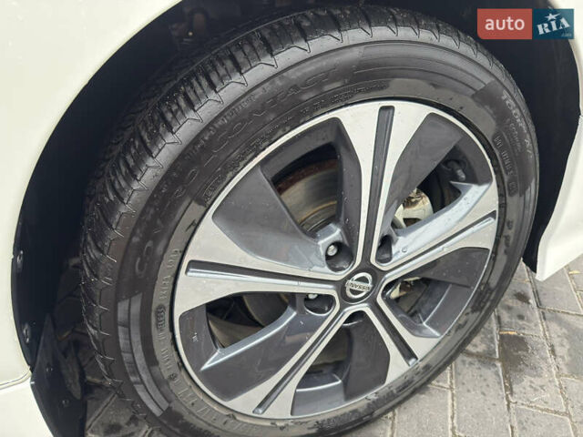 Белый Ниссан Лиф, объемом двигателя 0 л и пробегом 30 тыс. км за 15300 $, фото 33 на Automoto.ua