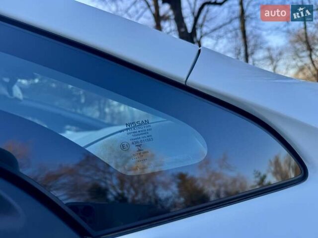 Белый Ниссан Лиф, объемом двигателя 0 л и пробегом 12 тыс. км за 13950 $, фото 26 на Automoto.ua