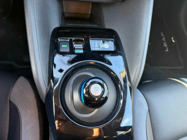 Белый Ниссан Лиф, объемом двигателя 0 л и пробегом 34 тыс. км за 8000 $, фото 9 на Automoto.ua