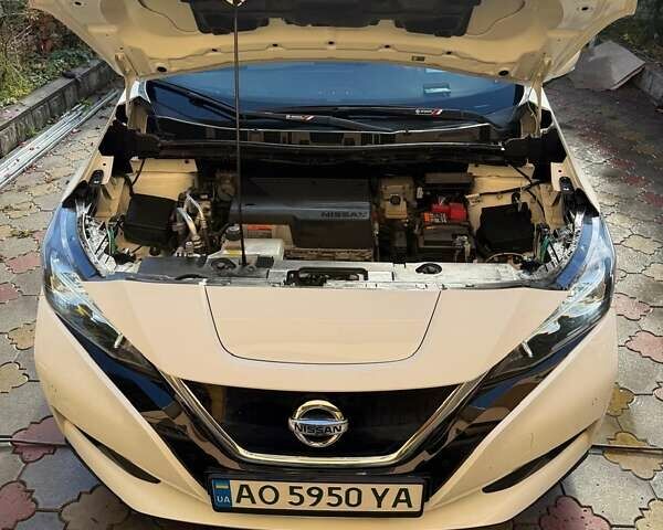 Білий Ніссан Ліф, об'ємом двигуна 0 л та пробігом 118 тис. км за 15000 $, фото 14 на Automoto.ua