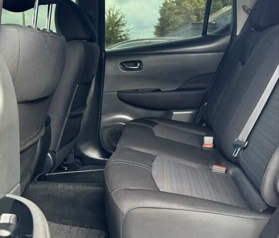 Білий Ніссан Ліф, об'ємом двигуна 0 л та пробігом 75 тис. км за 15700 $, фото 12 на Automoto.ua