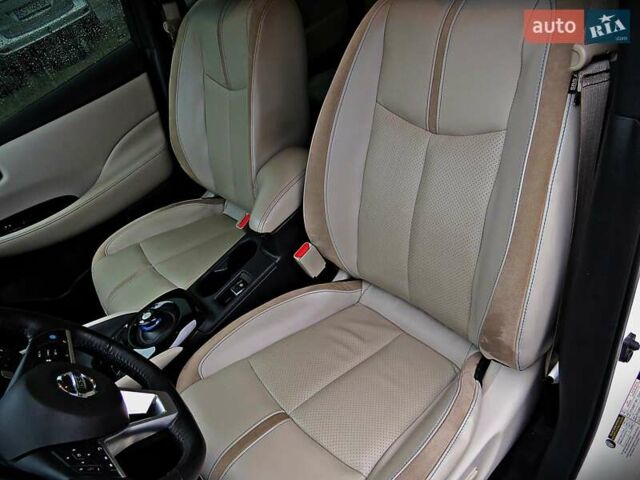 Білий Ніссан Ліф, об'ємом двигуна 0 л та пробігом 53 тис. км за 16800 $, фото 9 на Automoto.ua