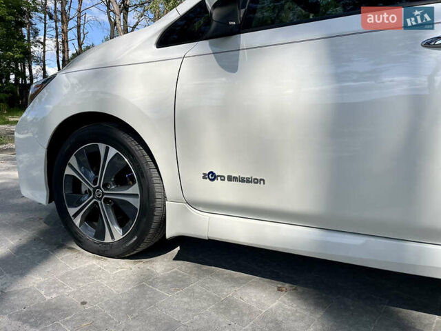 Білий Ніссан Ліф, об'ємом двигуна 0 л та пробігом 22 тис. км за 15000 $, фото 11 на Automoto.ua