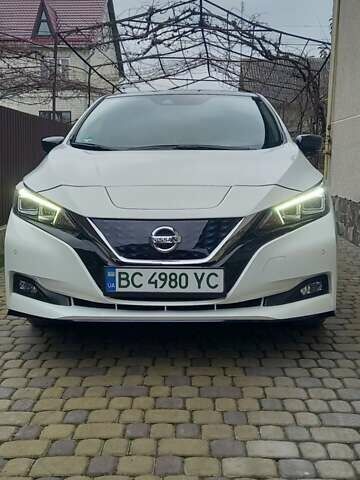 Белый Ниссан Лиф, объемом двигателя 0 л и пробегом 113 тыс. км за 14800 $, фото 5 на Automoto.ua