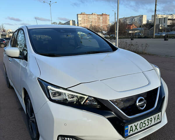 Белый Ниссан Лиф, объемом двигателя 0 л и пробегом 19 тыс. км за 16100 $, фото 2 на Automoto.ua