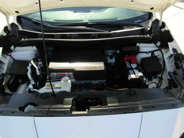 Білий Ніссан Ліф, об'ємом двигуна 0 л та пробігом 44 тис. км за 14000 $, фото 14 на Automoto.ua