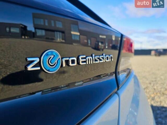 Білий Ніссан Ліф, об'ємом двигуна 0 л та пробігом 71 тис. км за 13700 $, фото 5 на Automoto.ua