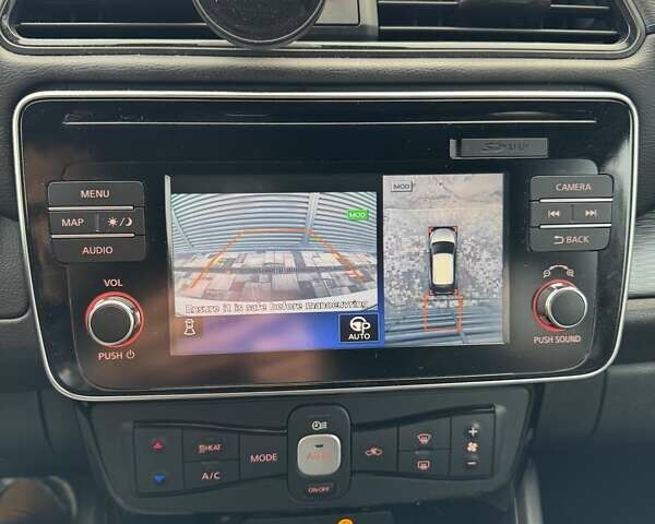 Белый Ниссан Лиф, объемом двигателя 0 л и пробегом 123 тыс. км за 15300 $, фото 13 на Automoto.ua