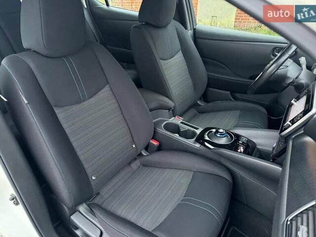 Білий Ніссан Ліф, об'ємом двигуна 0 л та пробігом 90 тис. км за 11700 $, фото 8 на Automoto.ua