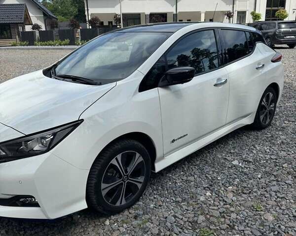 Белый Ниссан Лиф, объемом двигателя 0 л и пробегом 113 тыс. км за 14800 $, фото 11 на Automoto.ua