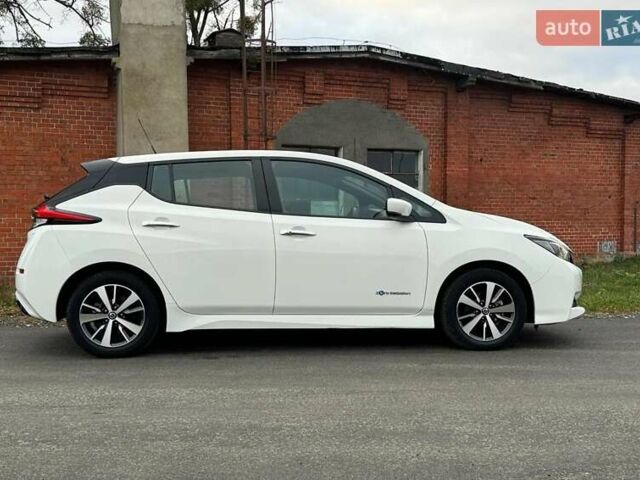 Білий Ніссан Ліф, об'ємом двигуна 0 л та пробігом 90 тис. км за 11700 $, фото 4 на Automoto.ua