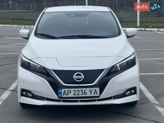 Білий Ніссан Ліф, об'ємом двигуна 0 л та пробігом 147 тис. км за 11500 $, фото 1 на Automoto.ua