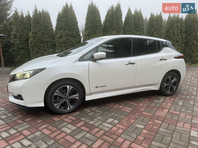 Белый Ниссан Лиф, объемом двигателя 0 л и пробегом 119 тыс. км за 14700 $, фото 1 на Automoto.ua