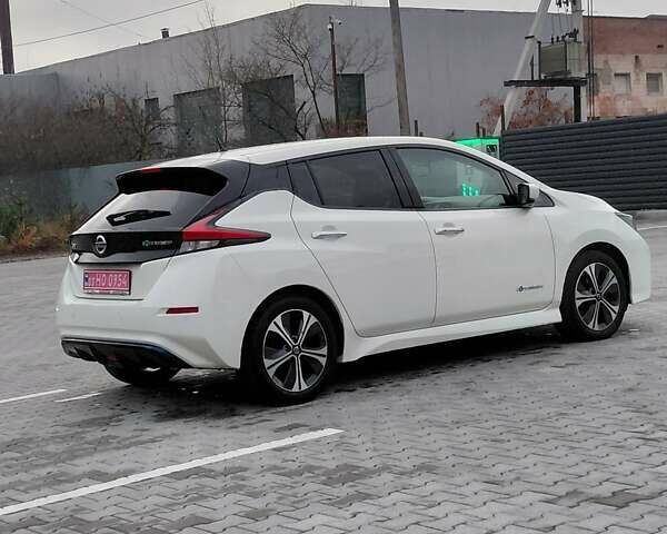 Белый Ниссан Лиф, объемом двигателя 0 л и пробегом 200 тыс. км за 10800 $, фото 7 на Automoto.ua