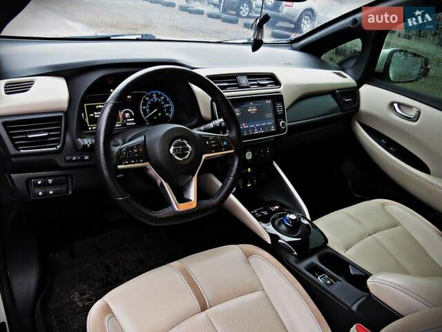 Білий Ніссан Ліф, об'ємом двигуна 0 л та пробігом 53 тис. км за 16800 $, фото 6 на Automoto.ua