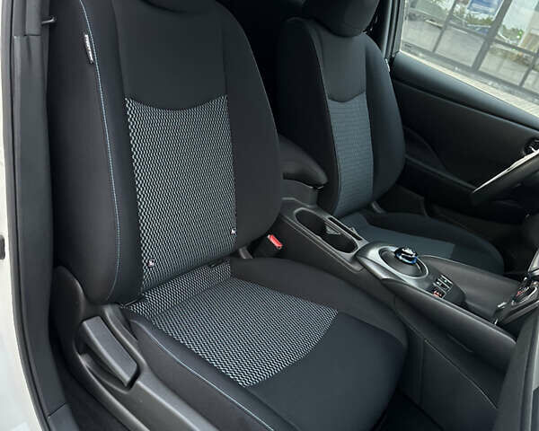 Белый Ниссан Лиф, объемом двигателя 0 л и пробегом 35 тыс. км за 12700 $, фото 50 на Automoto.ua