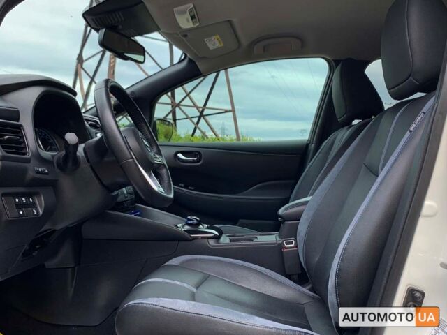 Белый Ниссан Лиф, объемом двигателя 40 л и пробегом 42 тыс. км за 19200 $, фото 8 на Automoto.ua