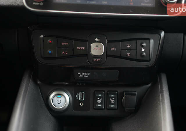 Белый Ниссан Лиф, объемом двигателя 0 л и пробегом 106 тыс. км за 16500 $, фото 33 на Automoto.ua