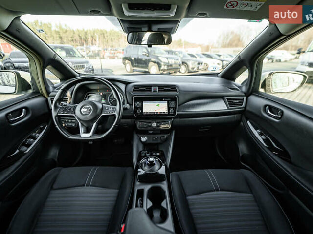 Белый Ниссан Лиф, объемом двигателя 0 л и пробегом 49 тыс. км за 13750 $, фото 19 на Automoto.ua