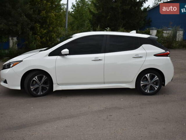 Белый Ниссан Лиф, объемом двигателя 0 л и пробегом 55 тыс. км за 13200 $, фото 16 на Automoto.ua