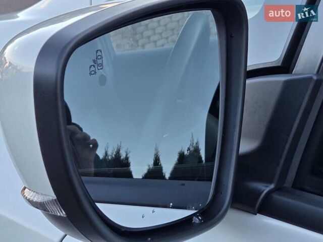 Білий Ніссан Ліф, об'ємом двигуна 0 л та пробігом 15 тис. км за 13400 $, фото 42 на Automoto.ua