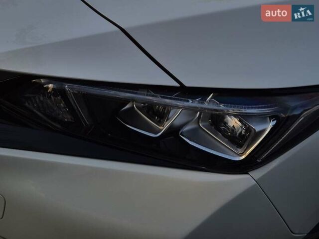 Белый Ниссан Лиф, объемом двигателя 0 л и пробегом 161 тыс. км за 13290 $, фото 7 на Automoto.ua