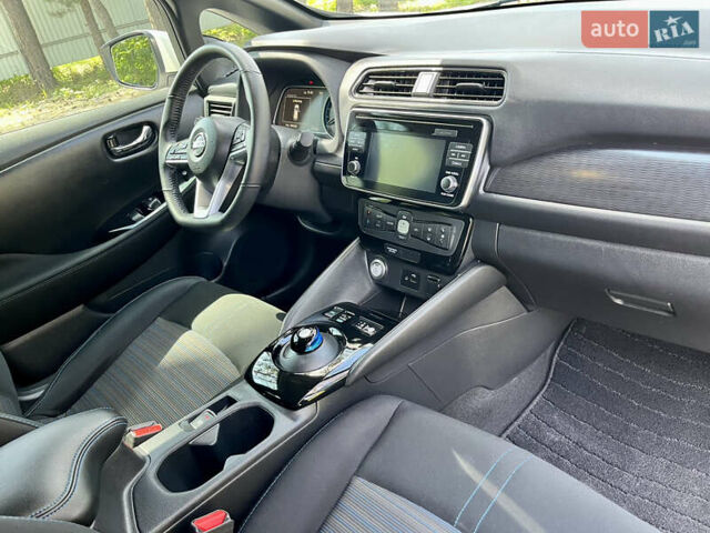 Білий Ніссан Ліф, об'ємом двигуна 0 л та пробігом 22 тис. км за 15000 $, фото 32 на Automoto.ua