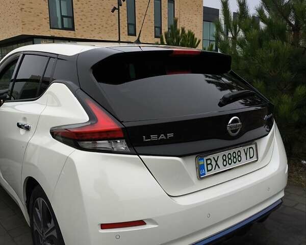 Белый Ниссан Лиф, объемом двигателя 0 л и пробегом 90 тыс. км за 14800 $, фото 5 на Automoto.ua