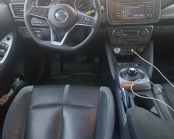 Белый Ниссан Лиф, объемом двигателя 0 л и пробегом 98 тыс. км за 12900 $, фото 15 на Automoto.ua