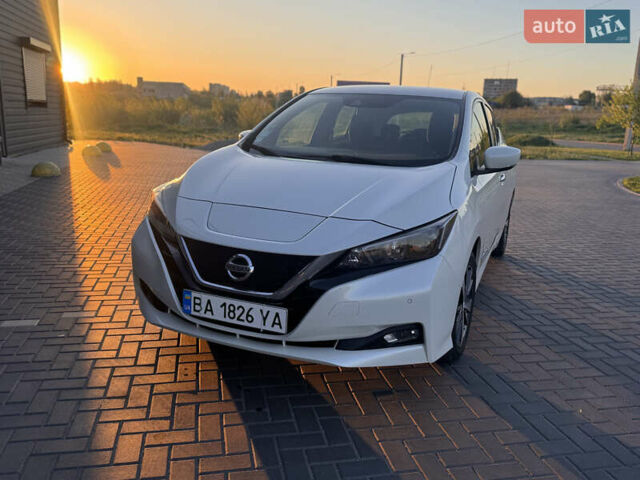 Белый Ниссан Лиф, объемом двигателя 0 л и пробегом 69 тыс. км за 13900 $, фото 6 на Automoto.ua