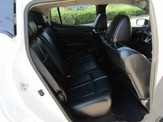 Білий Ніссан Ліф, об'ємом двигуна 0 л та пробігом 44 тис. км за 14000 $, фото 12 на Automoto.ua