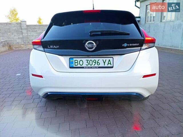 Белый Ниссан Лиф, объемом двигателя 0 л и пробегом 230 тыс. км за 11900 $, фото 5 на Automoto.ua