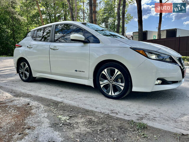 Білий Ніссан Ліф, об'ємом двигуна 0 л та пробігом 22 тис. км за 15000 $, фото 6 на Automoto.ua