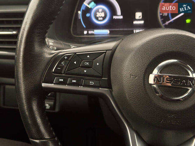 Белый Ниссан Лиф, объемом двигателя 0 л и пробегом 120 тыс. км за 12500 $, фото 45 на Automoto.ua