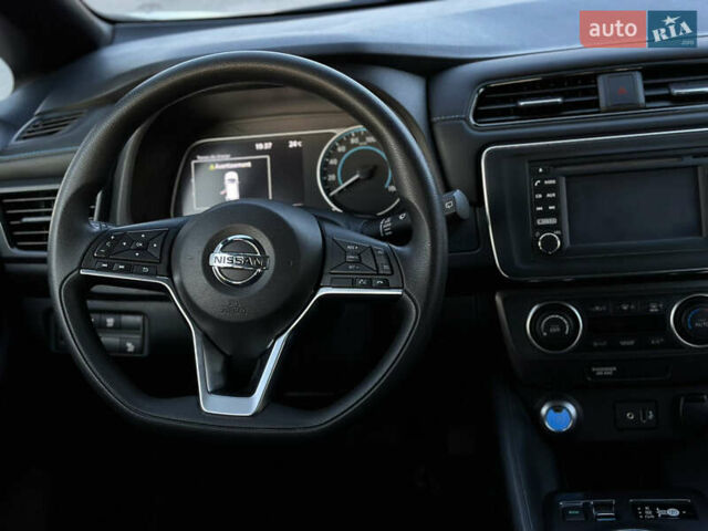 Белый Ниссан Лиф, объемом двигателя 0 л и пробегом 35 тыс. км за 12700 $, фото 45 на Automoto.ua