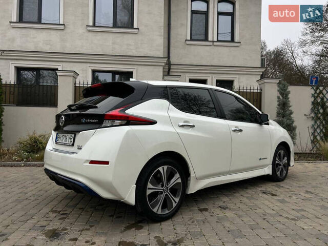 Белый Ниссан Лиф, объемом двигателя 0 л и пробегом 29 тыс. км за 17900 $, фото 12 на Automoto.ua