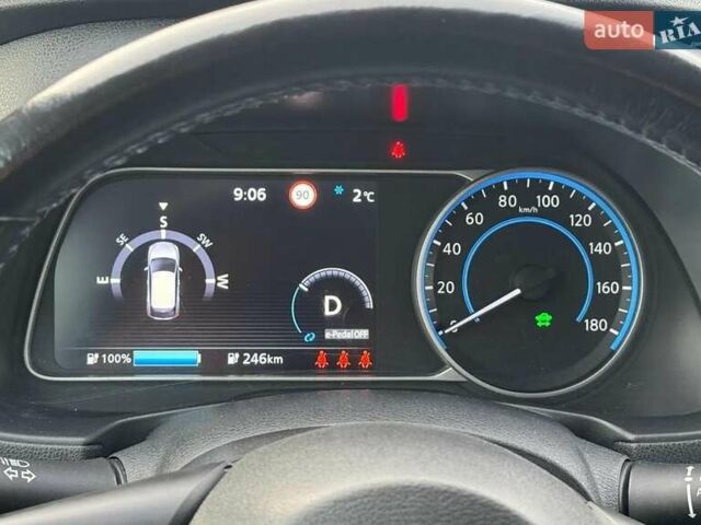 Білий Ніссан Ліф, об'ємом двигуна 0 л та пробігом 90 тис. км за 11700 $, фото 6 на Automoto.ua