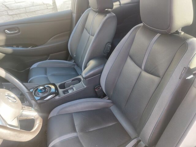 Белый Ниссан Лиф, объемом двигателя 0 л и пробегом 132 тыс. км за 12999 $, фото 16 на Automoto.ua