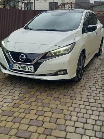 Белый Ниссан Лиф, объемом двигателя 0 л и пробегом 113 тыс. км за 14800 $, фото 1 на Automoto.ua