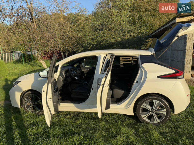 Белый Ниссан Лиф, объемом двигателя 0 л и пробегом 168 тыс. км за 12900 $, фото 10 на Automoto.ua