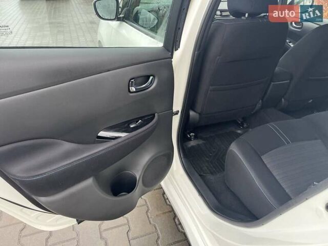 Белый Ниссан Лиф, объемом двигателя 0 л и пробегом 108 тыс. км за 11200 $, фото 12 на Automoto.ua