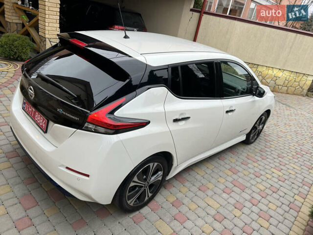 Белый Ниссан Лиф, объемом двигателя 0 л и пробегом 133 тыс. км за 12250 $, фото 59 на Automoto.ua