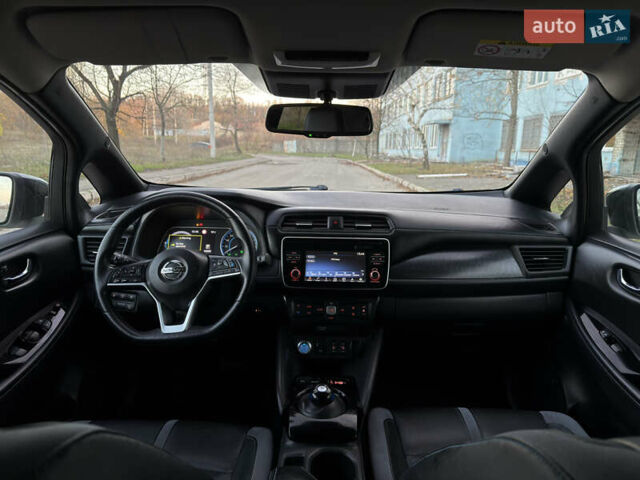 Белый Ниссан Лиф, объемом двигателя 0 л и пробегом 97 тыс. км за 12999 $, фото 10 на Automoto.ua