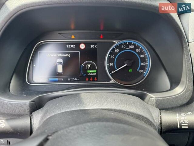 Белый Ниссан Лиф, объемом двигателя 0 л и пробегом 113 тыс. км за 14800 $, фото 20 на Automoto.ua