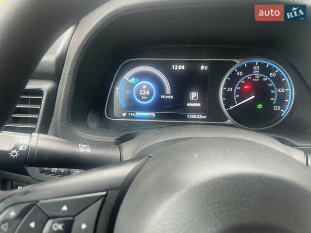 Белый Ниссан Лиф, объемом двигателя 0 л и пробегом 135 тыс. км за 12700 $, фото 14 на Automoto.ua