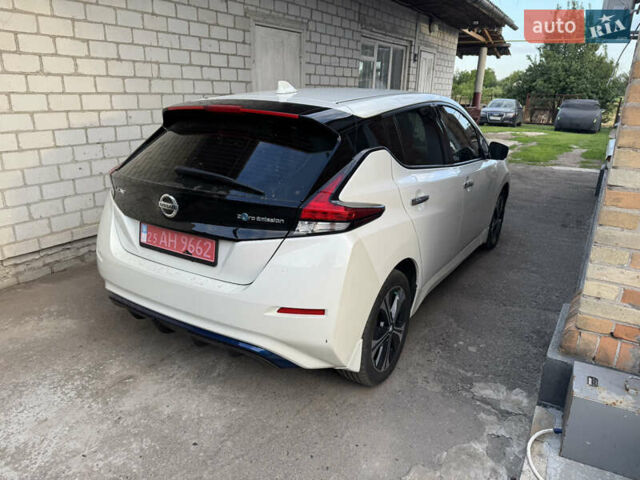 Белый Ниссан Лиф, объемом двигателя 0 л и пробегом 47 тыс. км за 17000 $, фото 3 на Automoto.ua