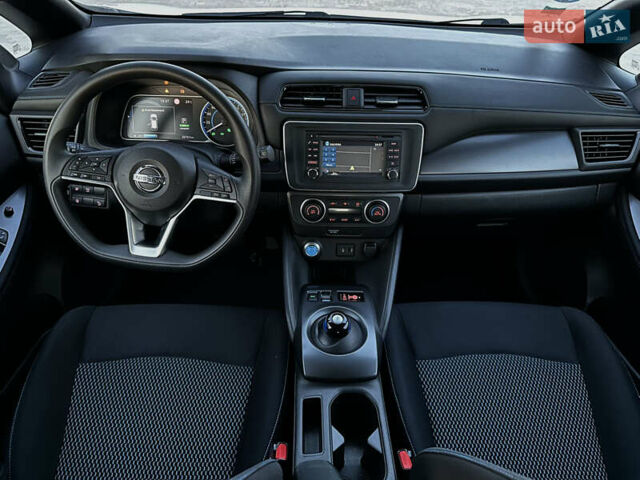 Белый Ниссан Лиф, объемом двигателя 0 л и пробегом 35 тыс. км за 12700 $, фото 43 на Automoto.ua