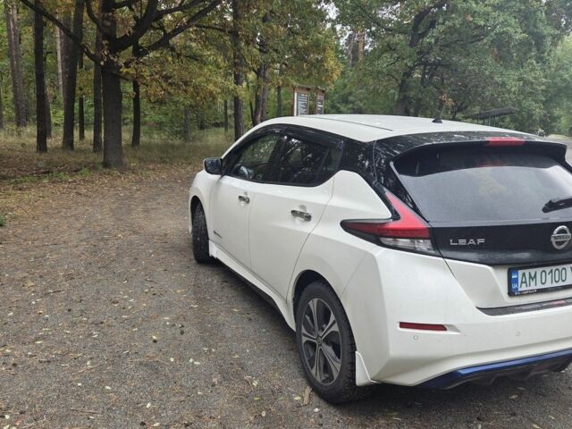 Белый Ниссан Лиф, объемом двигателя 0 л и пробегом 265 тыс. км за 14000 $, фото 4 на Automoto.ua